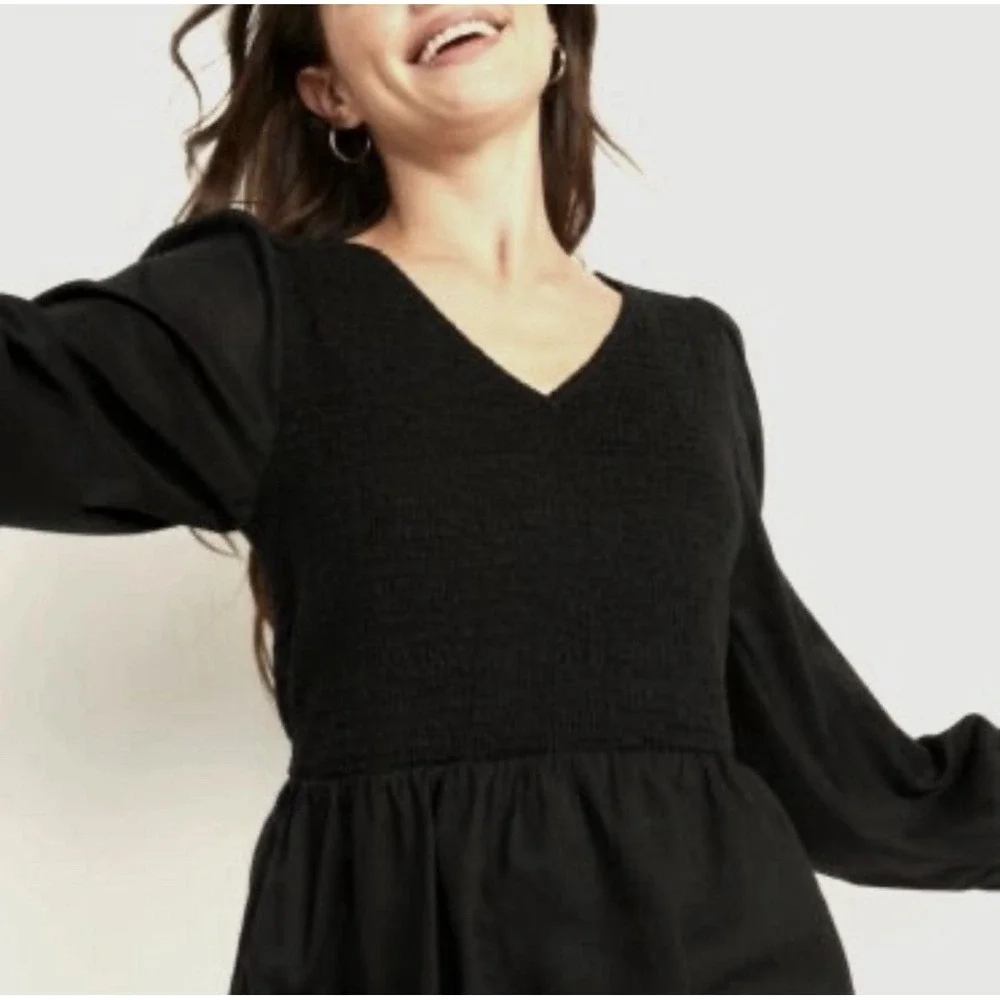 Old Navy Black Smocked V-Neck Blouse L Peplum Long Sleeve Witchy Fairy Grunge